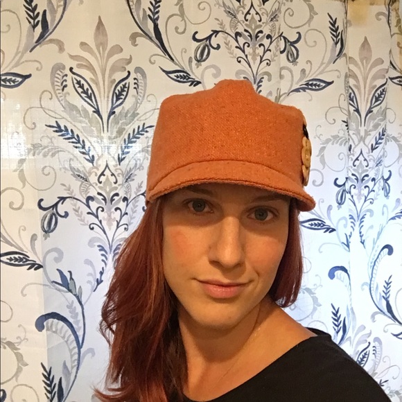 Button Hat - Picture 3 of 8